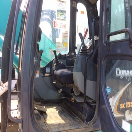 Used KOBELCO SK135SR-2 Crawler Excavator for Sale