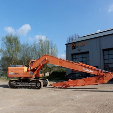 Used Doosan DX300 LC Crawler Excavator for sale