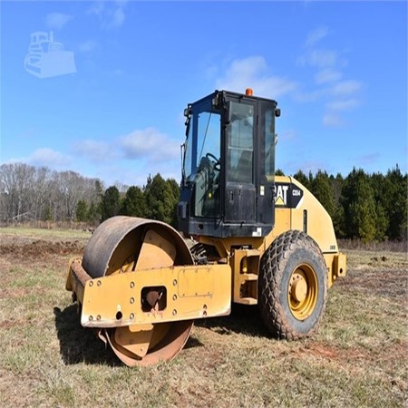 Caterpillar – CS54 Used Smooth Drum Compactor for Sale