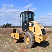 Caterpillar – CS54 Used Smooth Drum Compactor for Sale