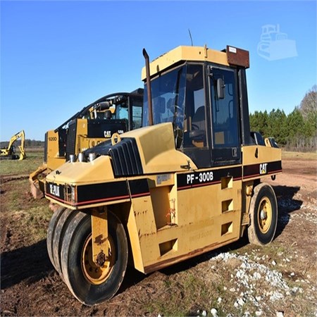 Caterpillar – 2006 – PF-300B Used Pneumatic Compactor for Sale