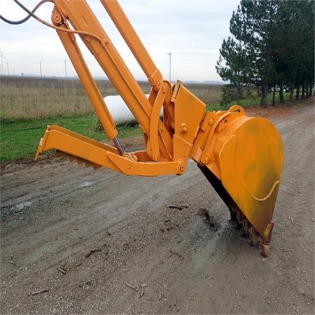 Used 1085B CRUZ-AIR Wheel Excavator – CASE for Sale