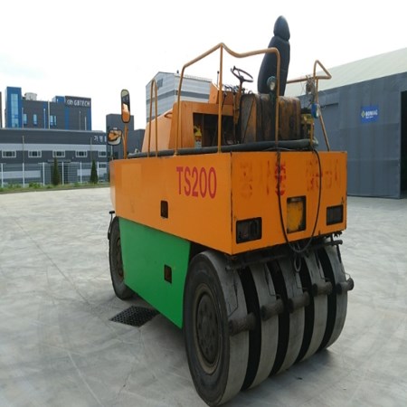 Used SAKAI- TS200 Road Roller& Compactor for sale
