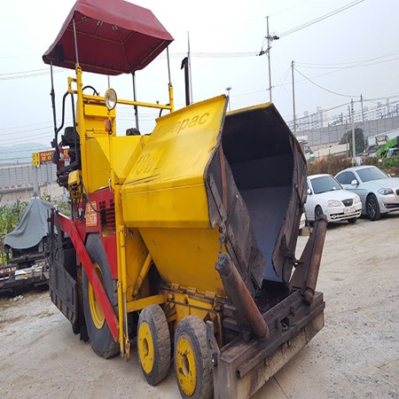 Used DYNAPAC- F8W Paver for Sale