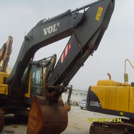 VOLVO USED EXVACATOR EC240BLC