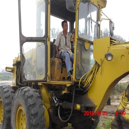 USED KOMATSU GD705A-4 MOTOR GRADER