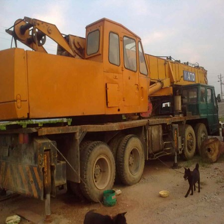 USED KATO 45 TON TRUCK CRANE