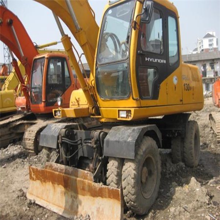 Hyundai Wheel Excavator Robex 130W