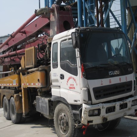 USED ISUZU PUMP TRUCK 37 METER