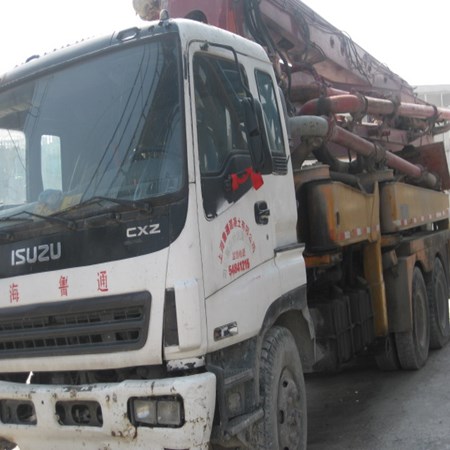 USED ISUZU PUMP TRUCK 37 METER