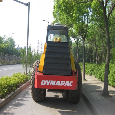 DANAPAC ROLLER BOMAG BW217D