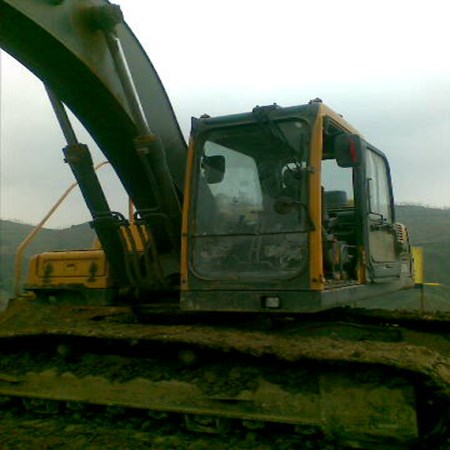 USED VOLVO CRAWLER EXCAVATOR 240