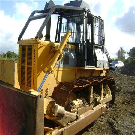Komatsu D65P-8 Bulldozer