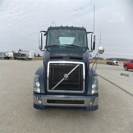 Used VNL64T300 Heavy Duty Trucks – VOLVO for Sale