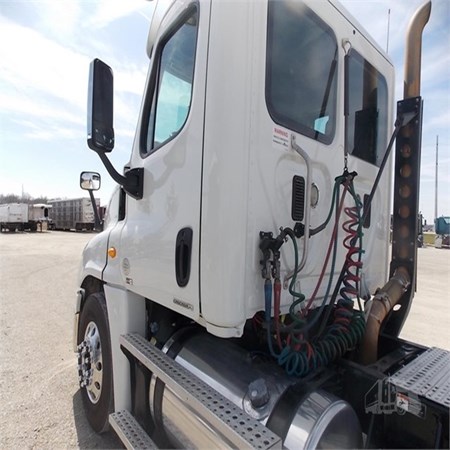 Used FREIGHTLINER CASCADIA 125 Heavy Duty Trucks for Sale