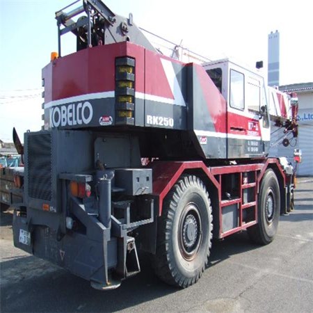 ROUGH TERRAIN CRANE