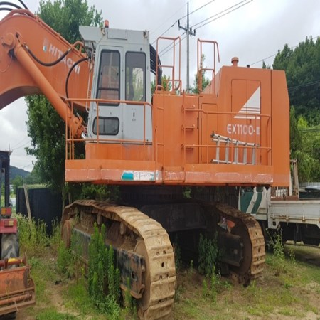 Used HITACHI EX1100-3 Crawler Excavator for Sale