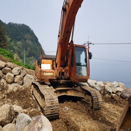 DAEWOO CRAWLER EXCAVATOR SOLAR 300LCV YEAR:2003 (STOCK:FB3460)