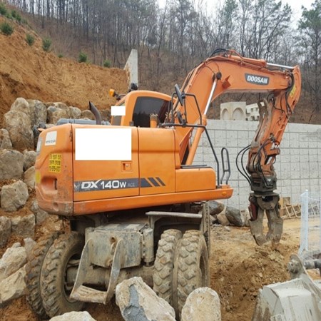 DOOSAN WHEEL EXCAVATOR DX140WACE YEAR:2011 (STOCK:FB3451)