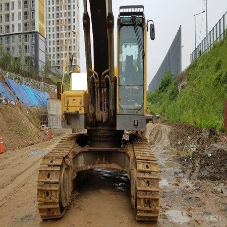 VOLVO CRAWLER EXCAVATOR EC360B YEAR:2006 (STOCK:FB3446)