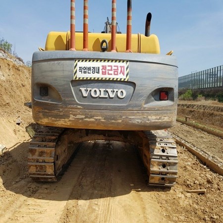 VOLVO CRAWLER EXCAVATOR EC360B YEAR:2006 (STOCK:FB3446)