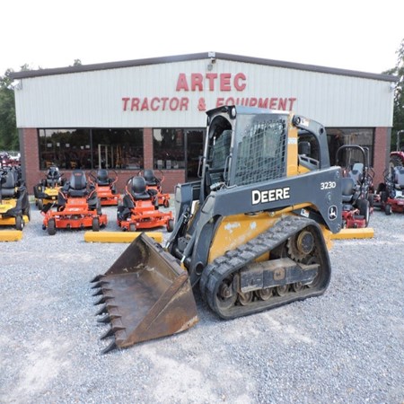 Used John Deere 323D Skid Steer Loader for Sale