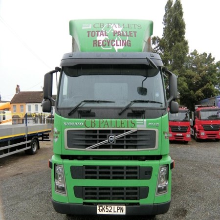 New VOLVO – 2002 – FM7 300 Truck for Sale