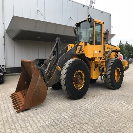 Used Volvo-L120E Loader for Sale