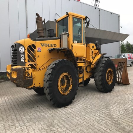Used Volvo-L120E Loader for Sale