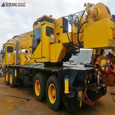 Used LINKBELT HTC-1060 Truck Mounted Telescopic Boom Crane for Sale