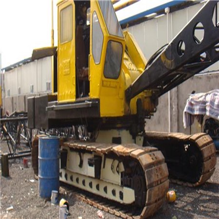 P&H 335 crawler crane