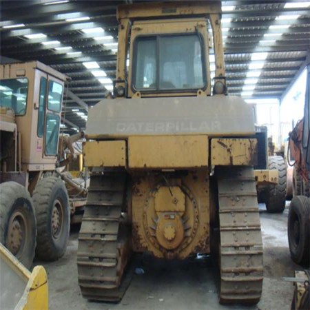 Caterpillar D7H bulldozer
