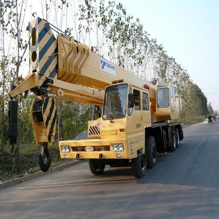 TADANO 55T CRANE